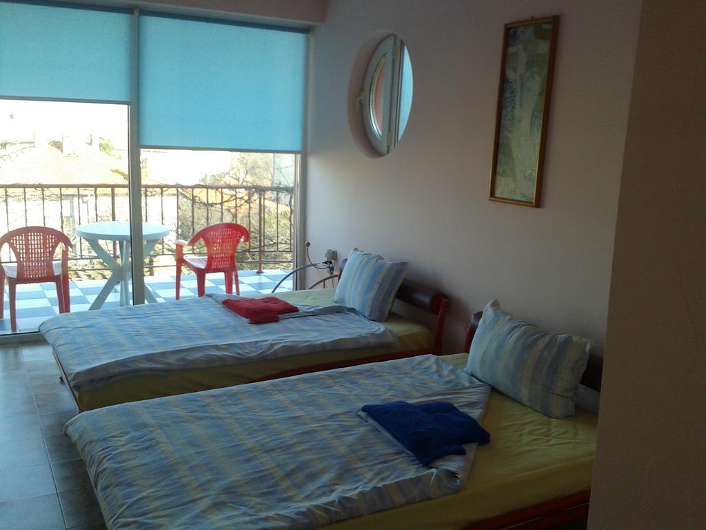 The Colourful Mansion Hotel Ahtopol Room photo